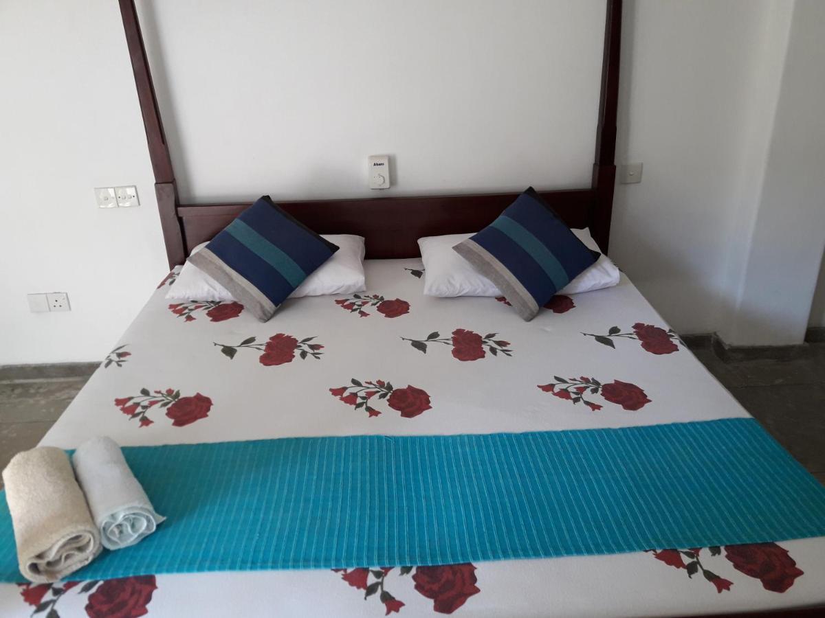 Apartament Sea Front Hikkaduwa Zewnętrze zdjęcie
